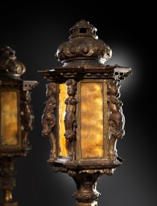 Effie Gray lamp showing detailing